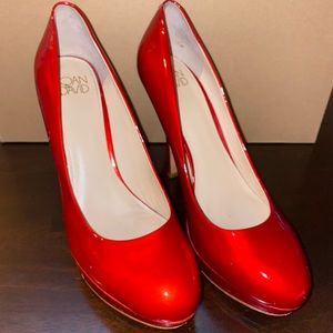 Joan & David red patent platform heel sz 7.5